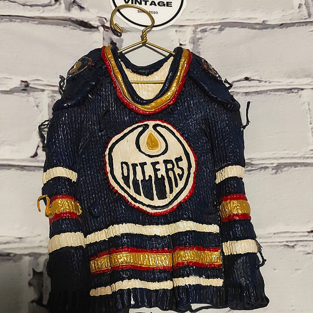 Oilers jersey Art sculpture